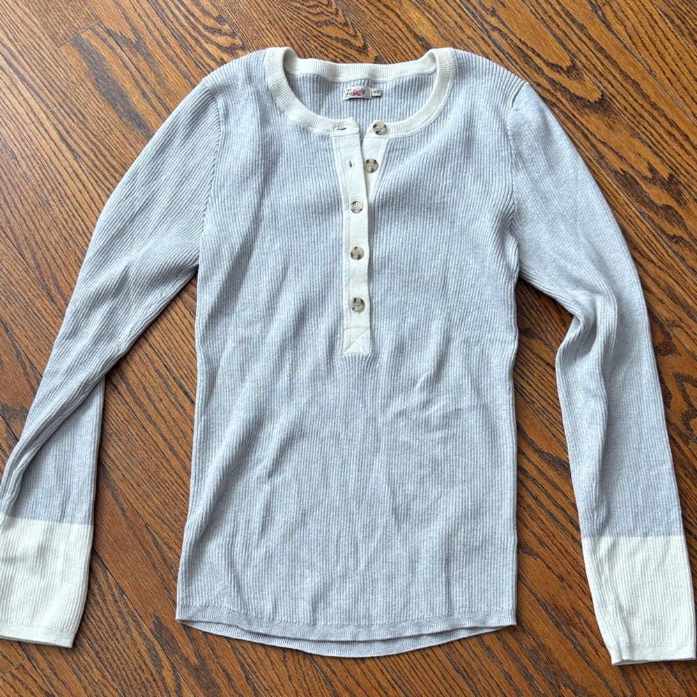 Faherty Light Blue and Cream Women's Sweater